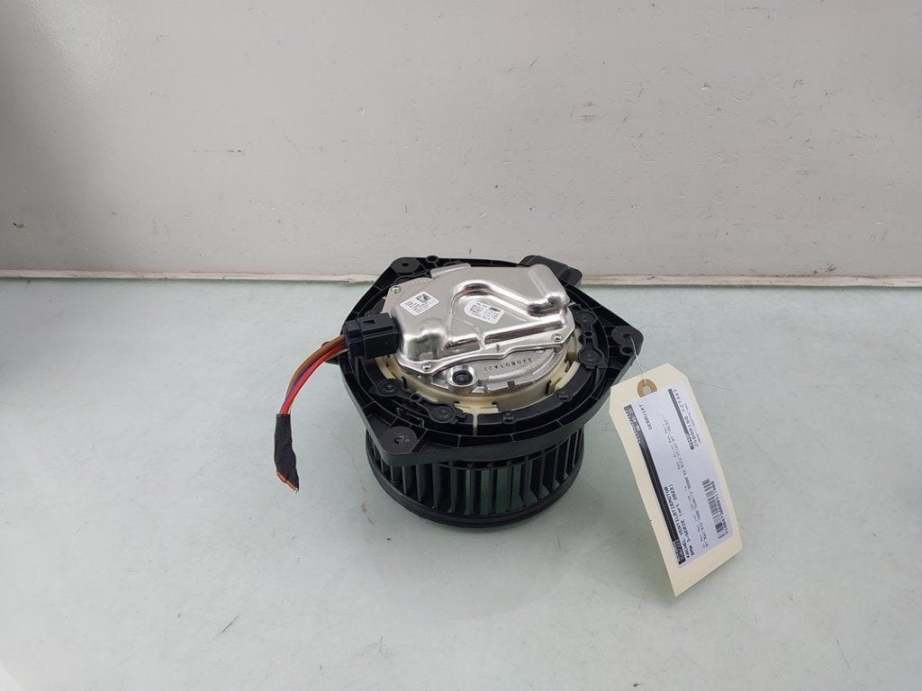 KACHEL VENTILATORMOTOR BMW 3 serie Touring (G21), Gebruikt, Valeo, 100, rue de Courcelles
75017  Paris, FR, BMW