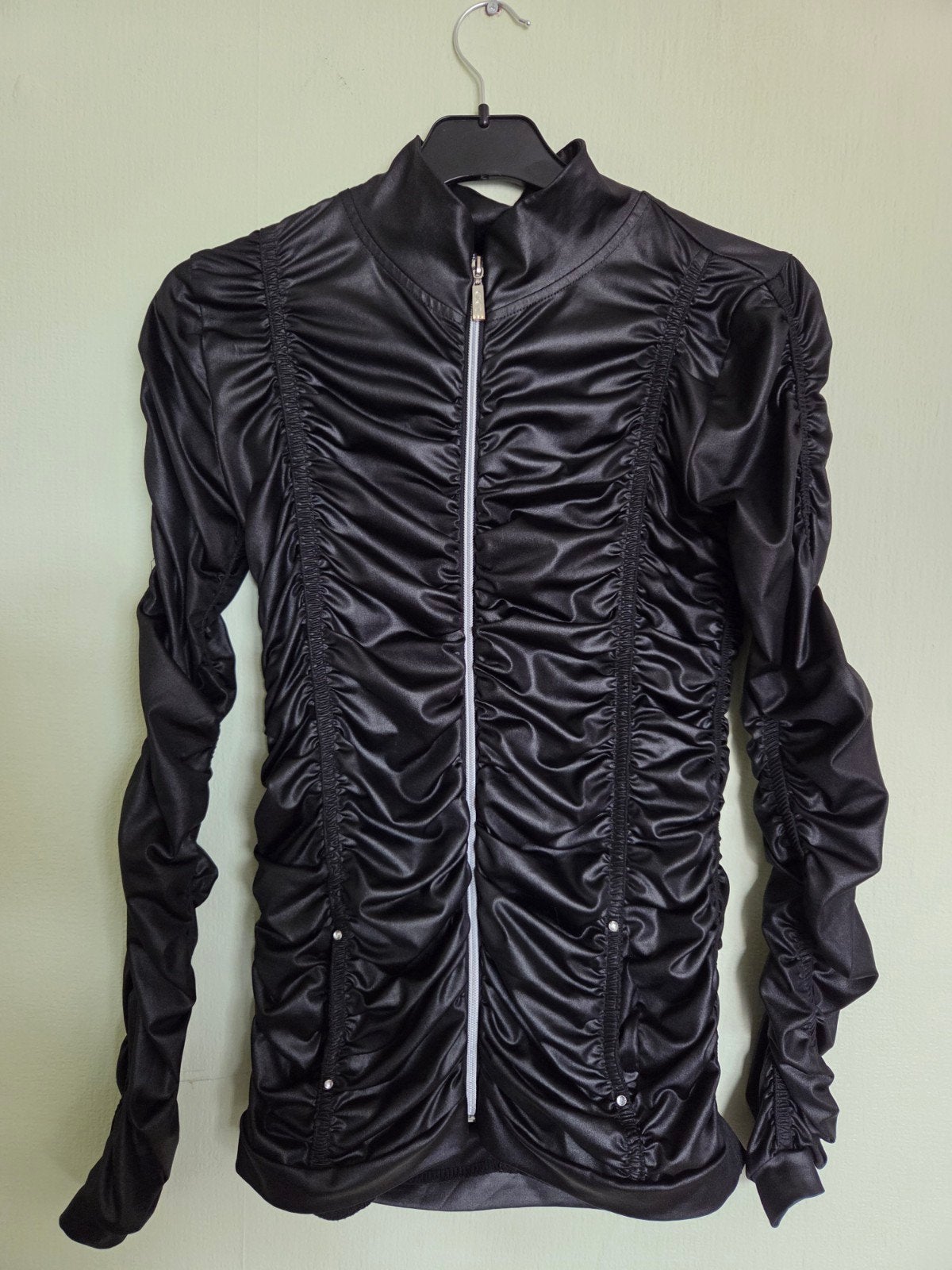 CoolCat zwart ruched/gathered zip-up top, maat S, Vêtements | Hommes, Enlèvement ou Envoi, Comme neuf, Coolcat, Taille 46 (S) ou plus petite