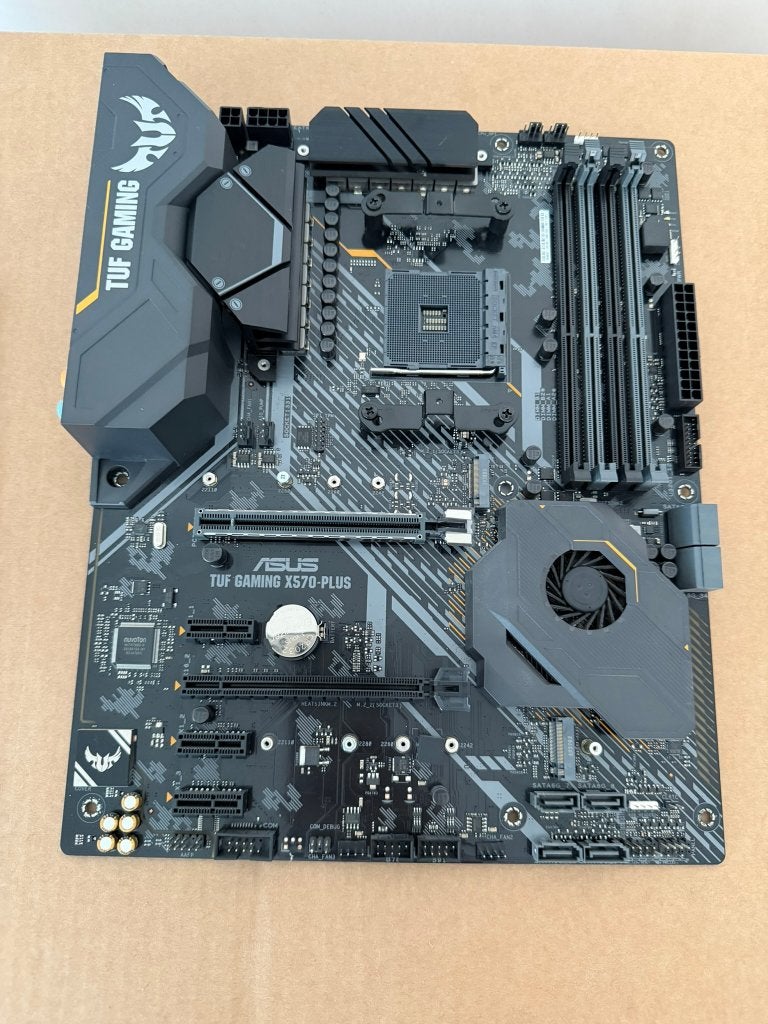 ASUS TUF Gaming X570-PLUS moederbord, Computers en Software, Ophalen, DDR4, Zo goed als nieuw, Socket AM4