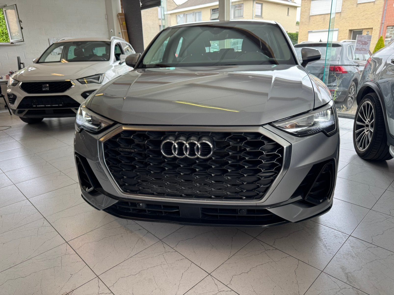 Audi Q3 Sportback 35 TDI quattro, Autos, Audi, Argent ou Gris, Achat, Euro 6, Entreprise
