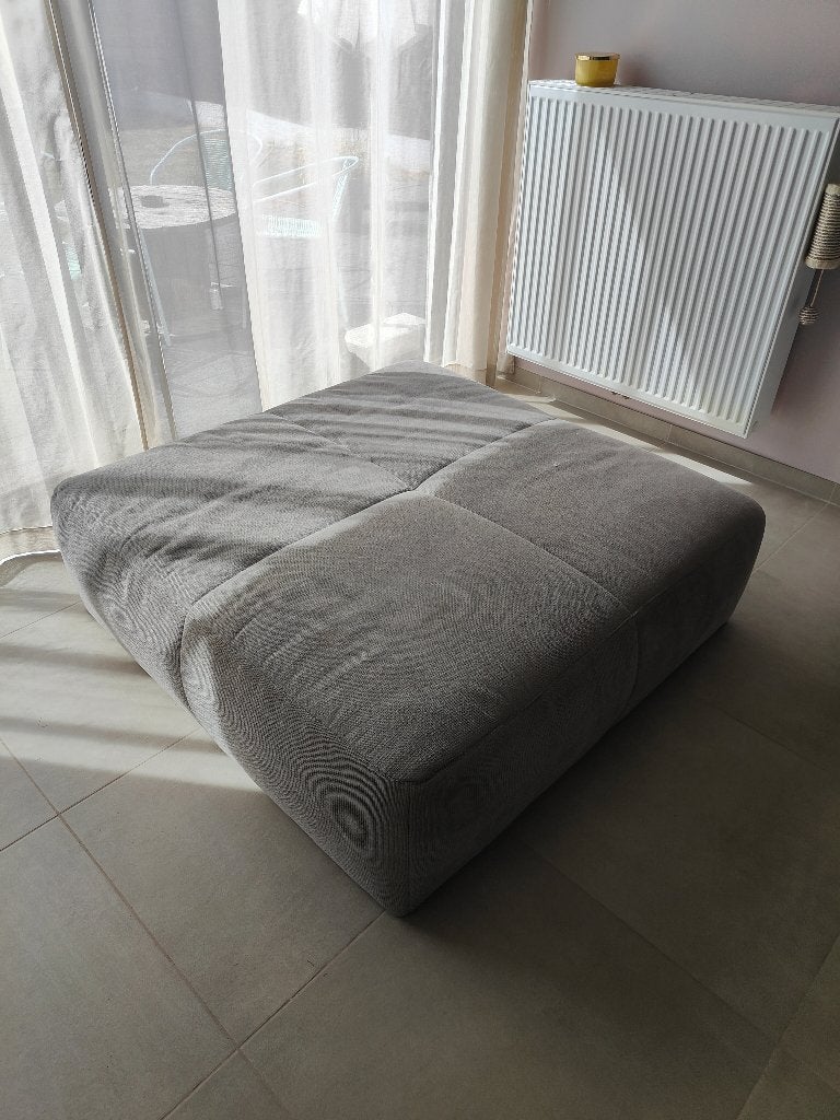 Mooie grijze moderne poef, Ophalen, Vierkant, 100 tot 125 cm, Zo goed als nieuw