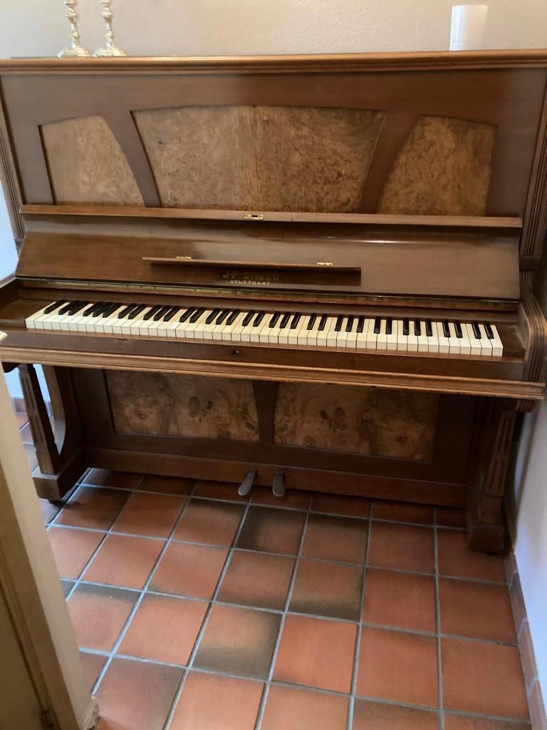 Ongestemde piano, Ophalen, Piano