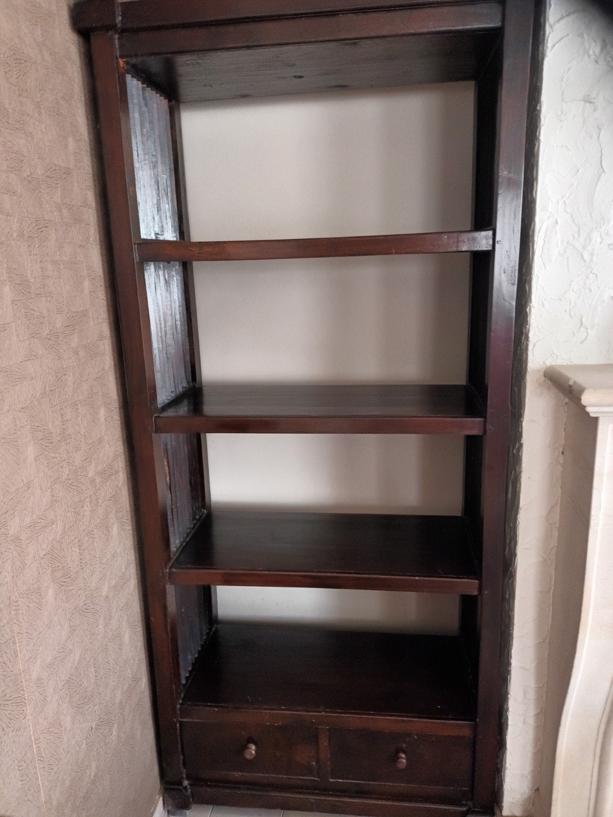 Bibliothèque en bois marron, Enlèvement