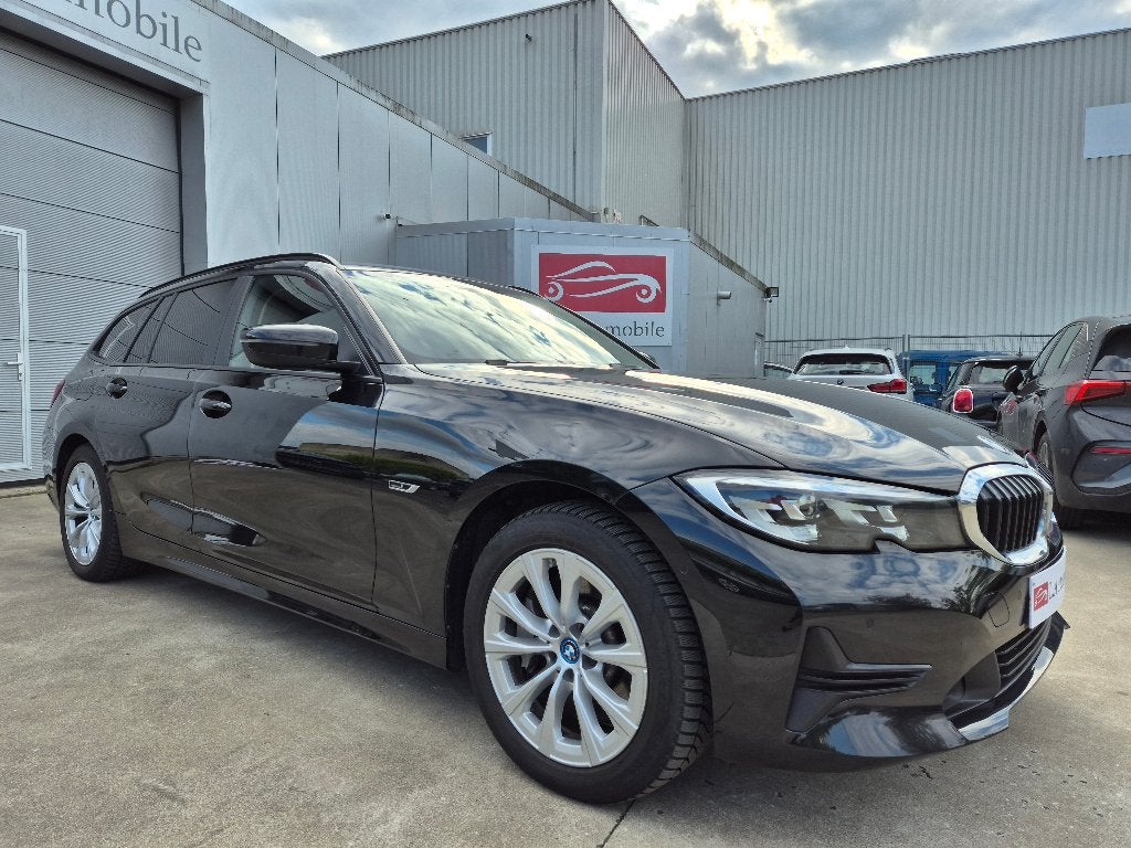BMW 330 eA Touring / PHEV HYBRID / 2022 !, Auto's, BMW, Automaat, 218 kW, 4 cilinders, Bedrijf