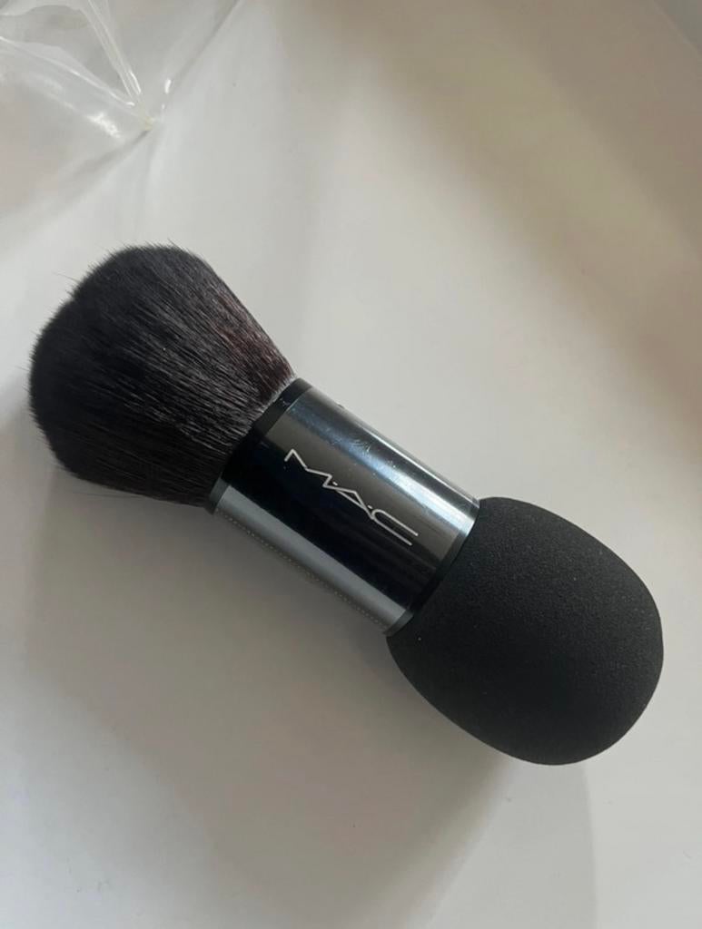 Mac Make up brush, Handtassen en Accessoires, Uiterlijk | Cosmetica en Make-up, Gehele gezicht, Zwart, Nieuw, Ophalen of Verzenden