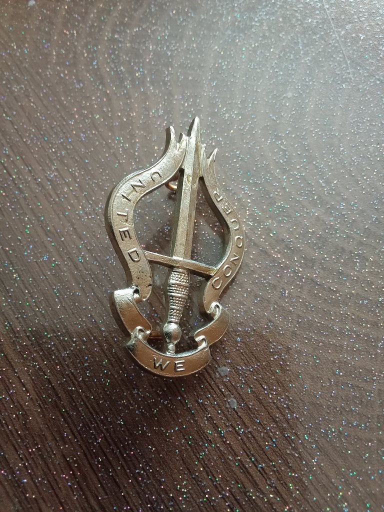 Insigne de béret  dû 2 cod para commando belge, Ophalen of Verzenden