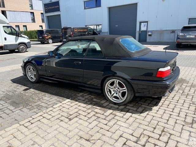 BMW 318i cabrio OLDTIMER in prima staat, Auto's, Lichtmetalen velgen, 4 zetels, Achterwielaandrijving, Zwart