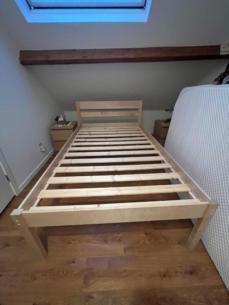 Cadre de lit (120x200cm), slatted headboard, good condition, Maison & Meubles, Chambre à coucher | Lits, Enlèvement, Comme neuf