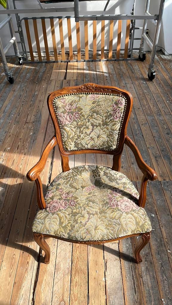 Gestoffeerde stoel stijl Louis XV, Ophalen