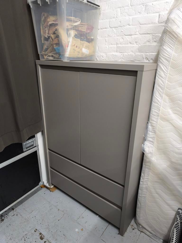 Grijze zware kast 2x schuif 2x deur 2liggers, Ophalen of Verzenden