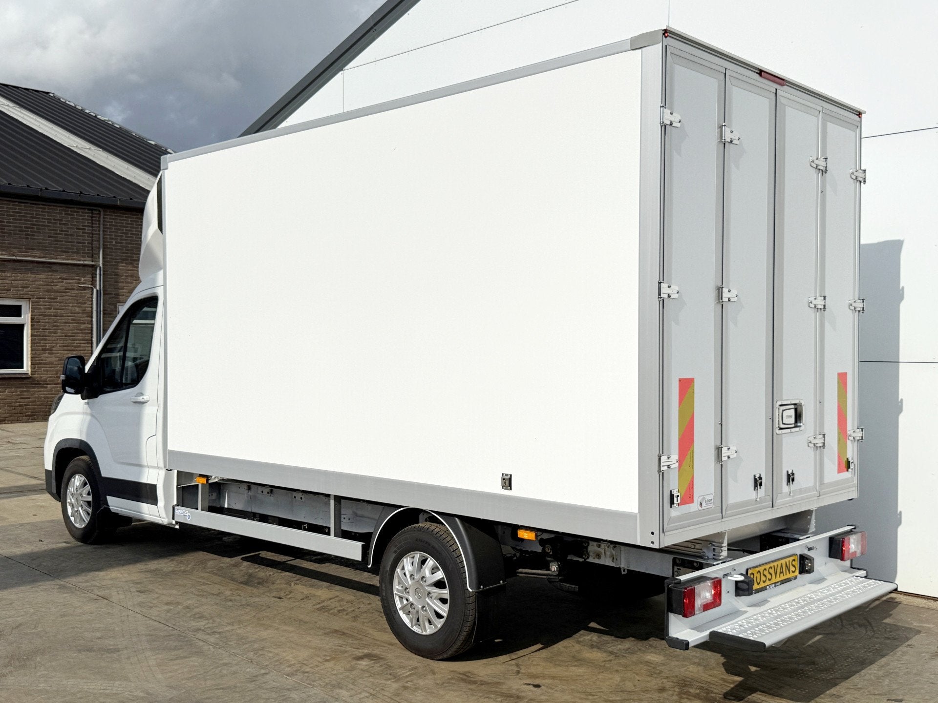Maxus eDeliver 9 65kWh 204PK Elektrisch! 171km WLTP Elektris, Autos, Camionnettes & Utilitaires, 2950 kg, Achat, Entreprise, 3 places
