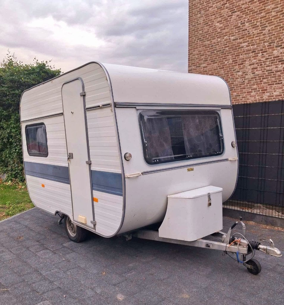 Mooie, instapklare caravan – direct klaar voor vertrek, Caravans en Kamperen, Caravans, Standaardzit, Particulier, 500 - 750 kg