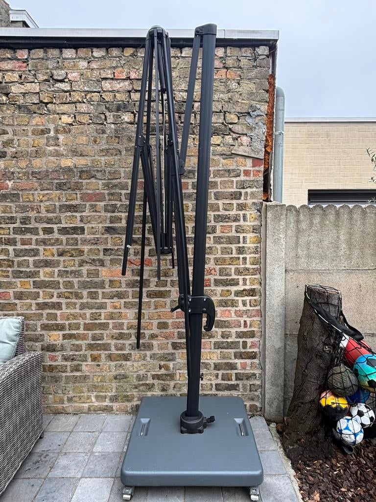 massieve parasolvoet van steen150 kg voor zweefparasol, Ophalen, Gebruikt