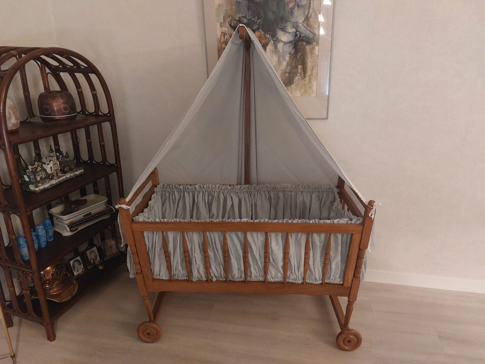Kinderwiegje in eikenhout, Ophalen