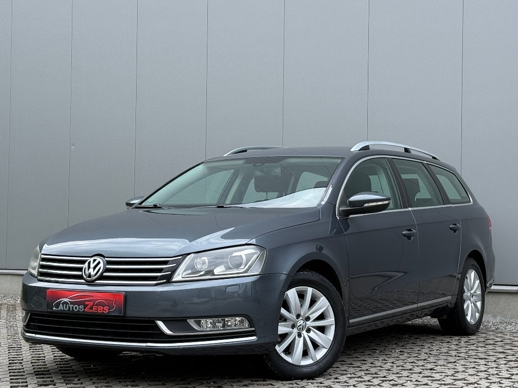 Volkswagen Passat SW 1.6 TDi Xenon Cruise ParkSensor Navi, Auto's, Voorwielaandrijving, Stof, 4 cilinders, Bedrijf