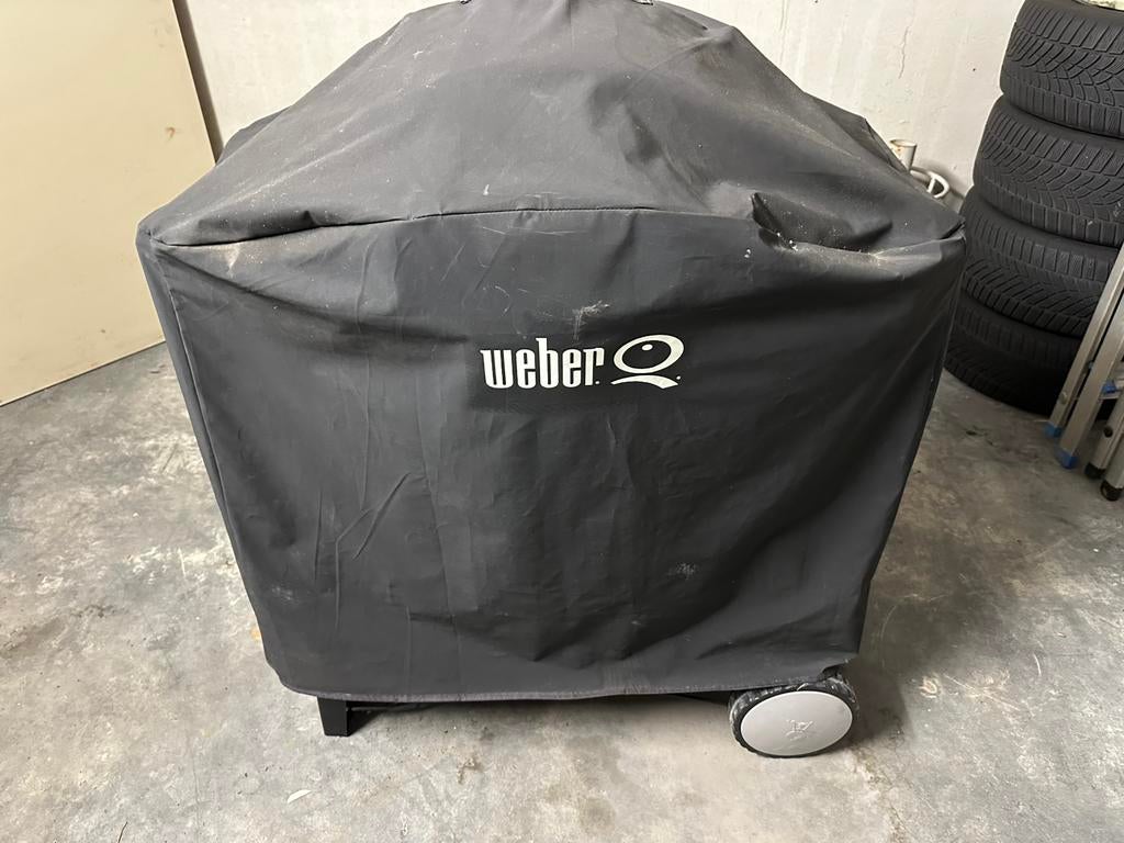 Gasbarbeque WEBER met zijtafals en verrijdbaar onderstel, Ophalen, Gebruikt
