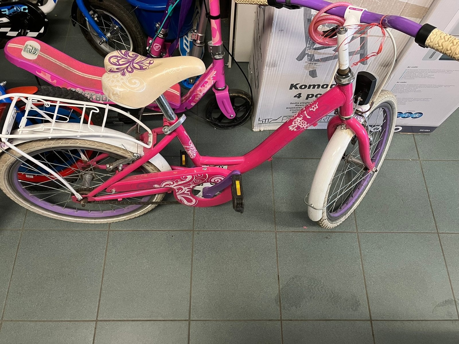 Kinderfietsje meisje 4-6jaar, Fietsen en Brommers, Ophalen, Gebruikt