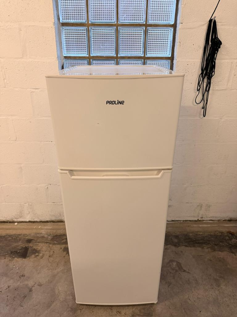 Frigo avec congélateur en très bon état, Electroménager, Réfrigérateurs & Frigos, Enlèvement, Comme neuf