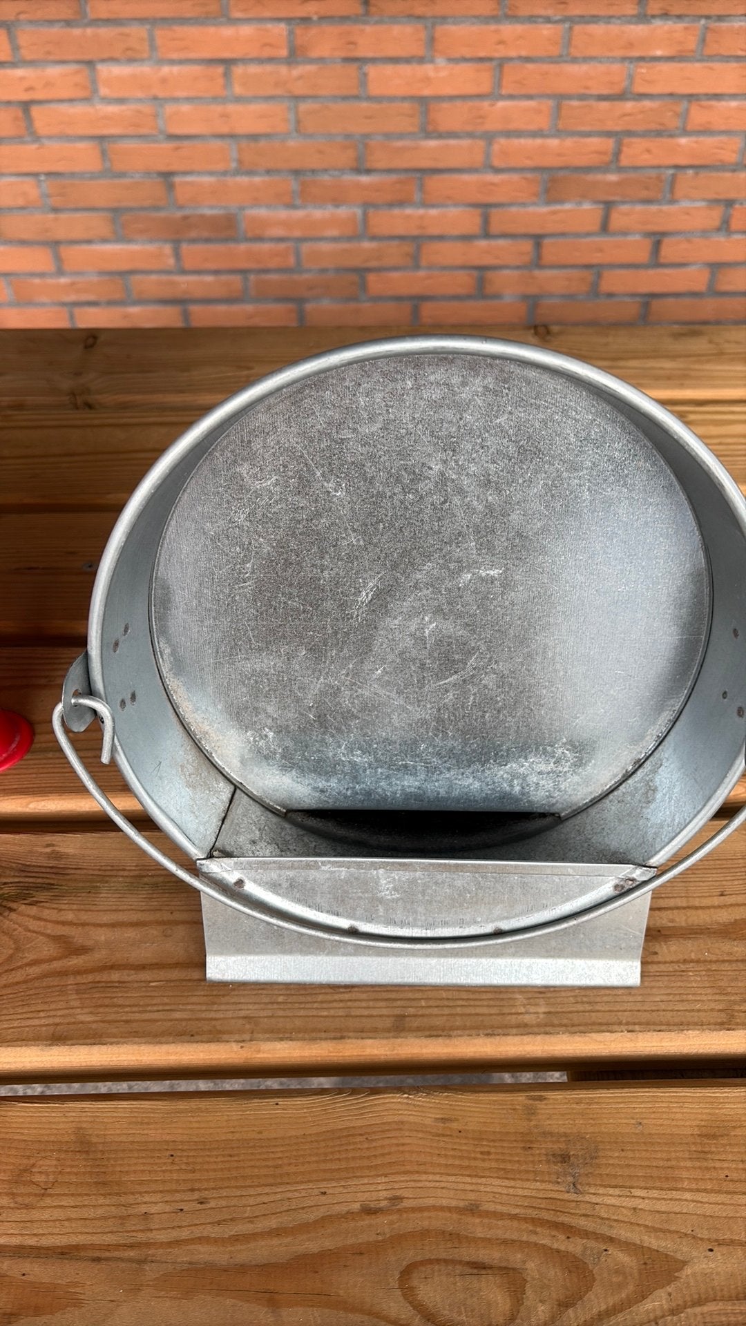 Metalen drink emmer diameter 20 cm  18cm diep 28cm hoog, Dieren en Toebehoren, Ophalen, Zo goed als nieuw, Drinken en Voederen