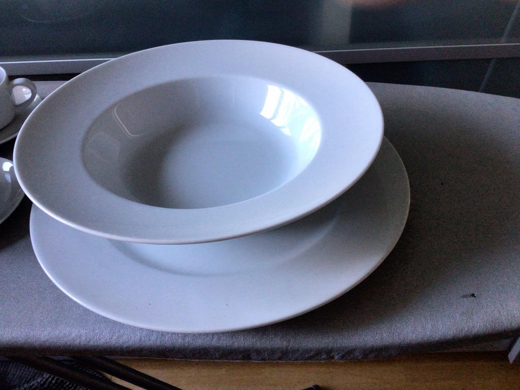 Borden, Huis en Inrichting, Keuken | Servies, Ophalen, Zo goed als nieuw, Bord(en)