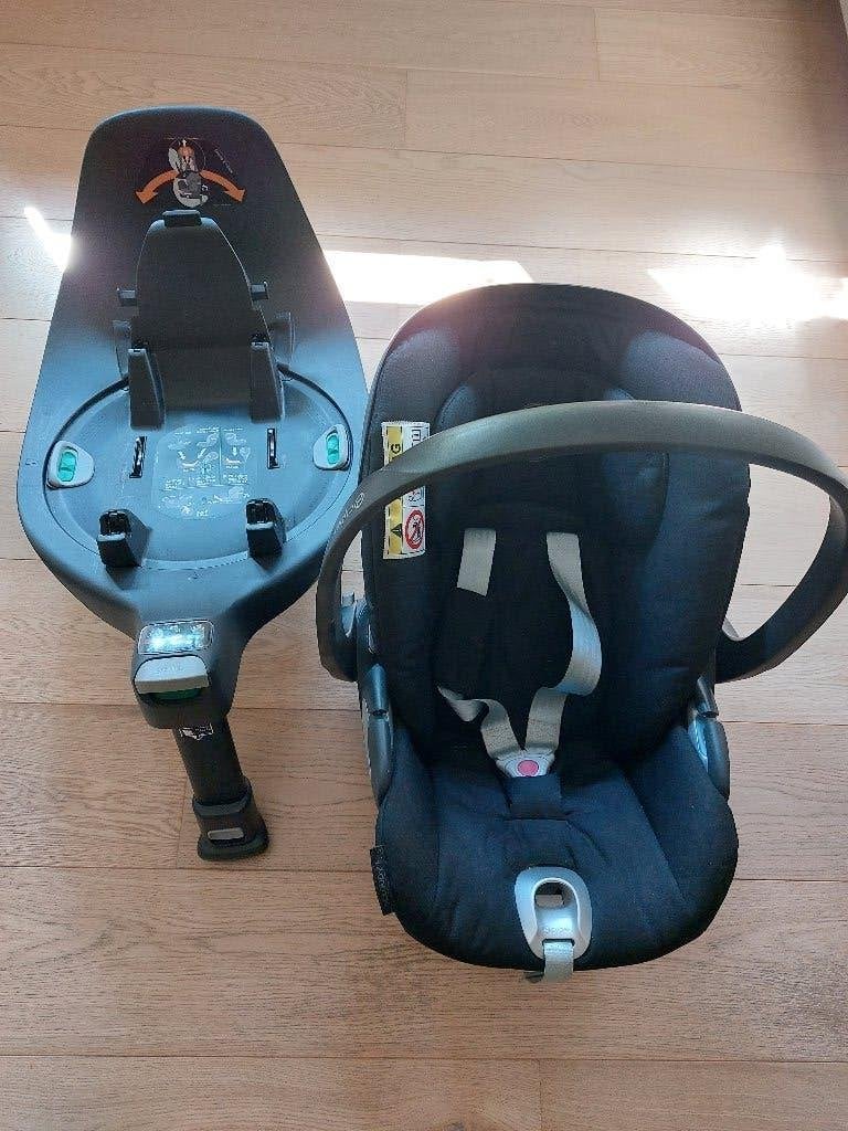 Cybex Cloud Z i-Size zwart voor kinderen + Isofix-onderstel, Zijbescherming, Zo goed als nieuw, Isofix, Ophalen