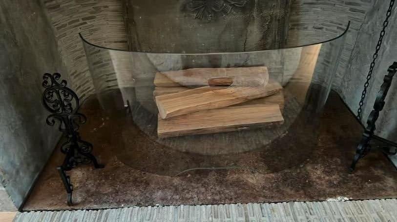 Vonkenscherm/haarscherm gebogen gehard glas open haard, Huis en Inrichting, Haarden, Ophalen