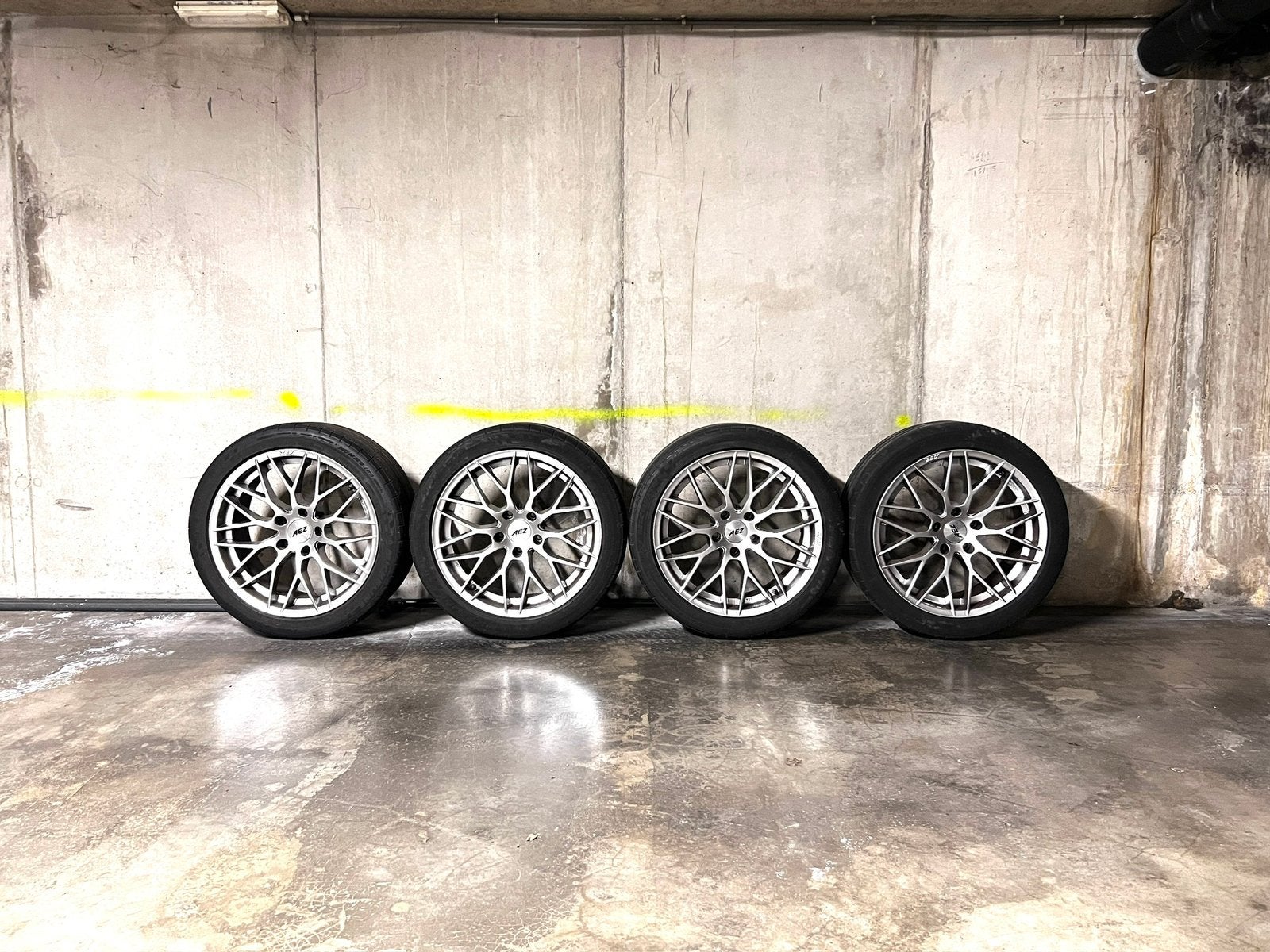 AEZ AANG 18” BMW velgenset – 8Jx18 ET30 – 5x120, Autos : Pièces & Accessoires, Pneus & Jantes, 245 mm, Véhicule de tourisme, Pneus été
