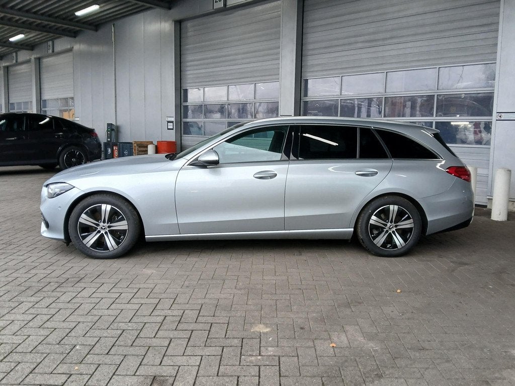 Mercedes-Benz C-Klasse 200 Break Luxury Line (automatique), Argent ou Gris, Achat, 1800 kg, Entreprise