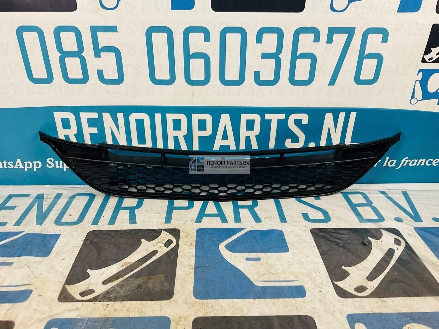 Bumper Rooster Mercedes A W177 AMG Onder Grill A1778859100 2, -, Utilisé, -, Enlèvement ou Envoi