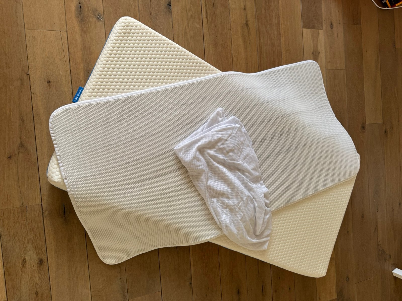 Matelas Aerosleep, protège matelas, 2 draps housse respirant, Régulation de l'humidité, Comme neuf, Enlèvement, Aerosleep