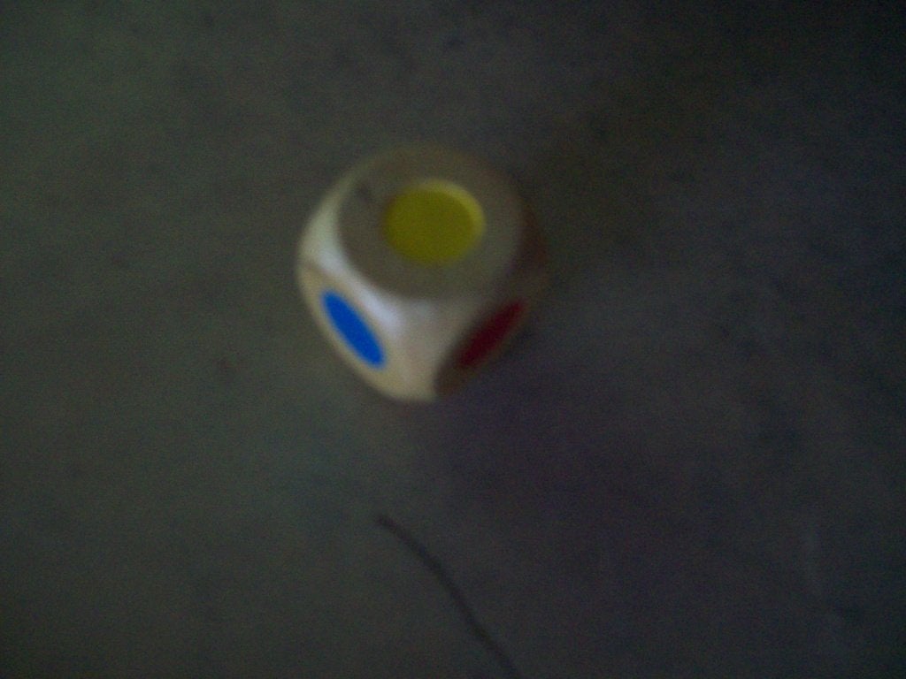 Grote dobbelsteen met gekleurde stippen, Ophalen of Verzenden, Zo goed als nieuw