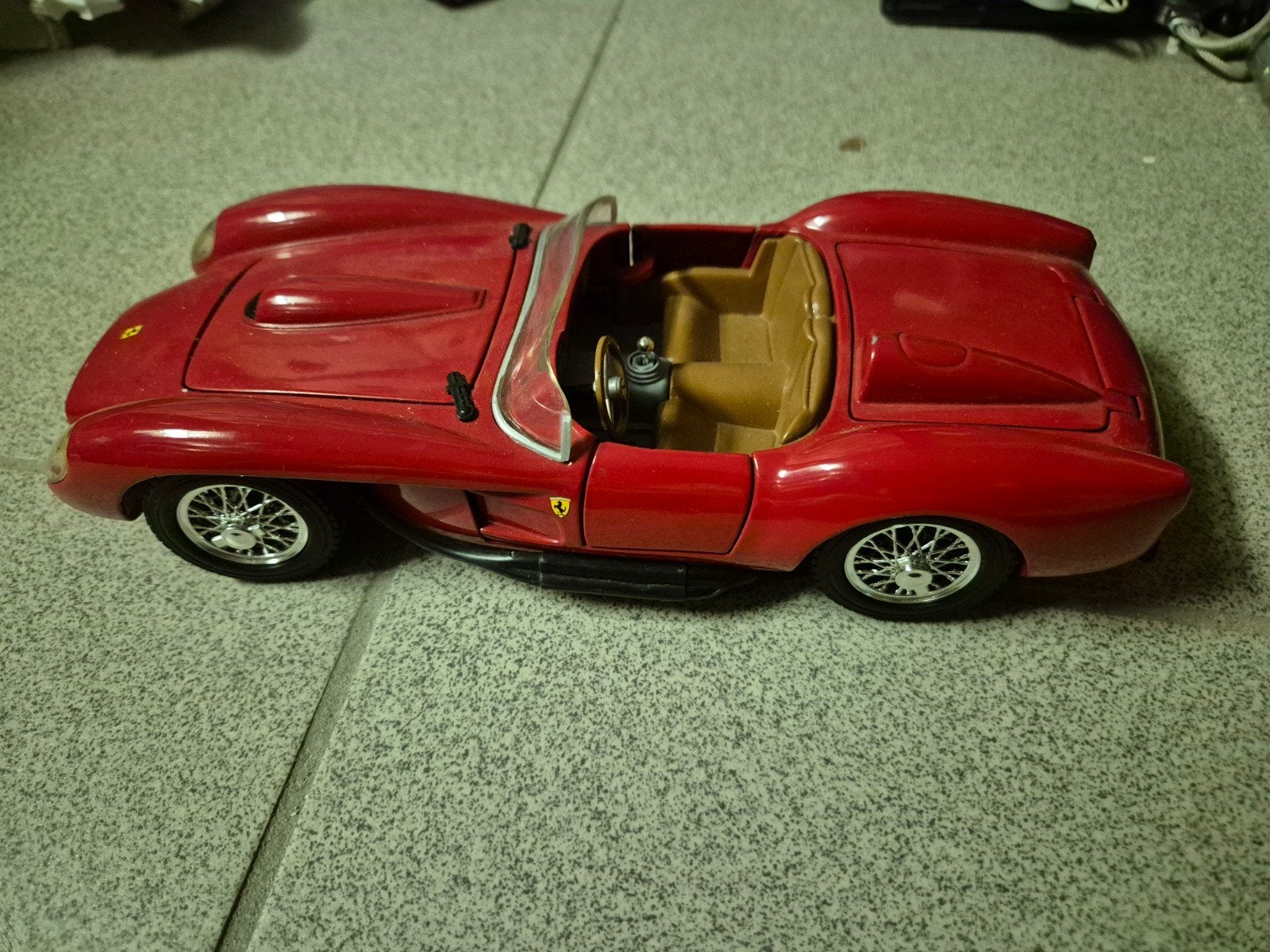 Hotwheels 250 gto ferrari 1.18 los hot wheels, Hobby en Vrije tijd, Modelauto's | 1:18, Ophalen of Verzenden, Hot Wheels