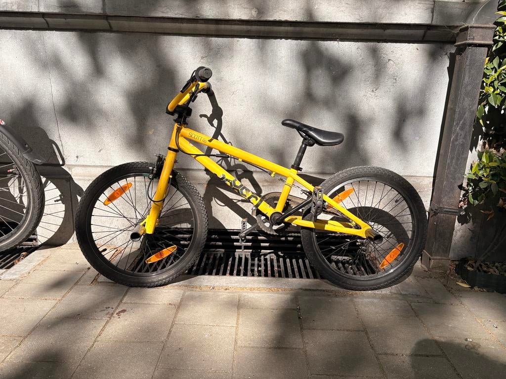 Bmx Scott Volt X-40, Fietsen en Brommers, Fietsen | Crossfietsen en BMX, Gebruikt, 16 tot 20 inch, Staal, Voetsteunen, Velgrem