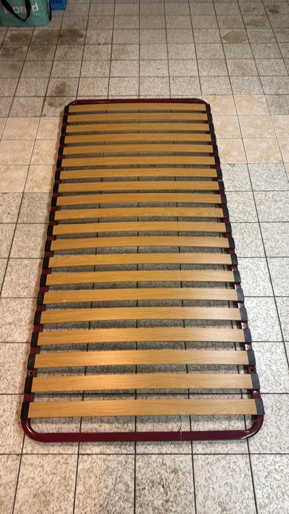 Sommier 90x200 structure rigide pour un sommeil reparateur, Maison & Meubles, Chambre à coucher | Matelas & Sommiers, Utilisé