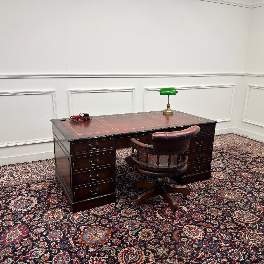Klassiek Engels Chesterfield Bureau met Bureaustoel, Ophalen of Verzenden