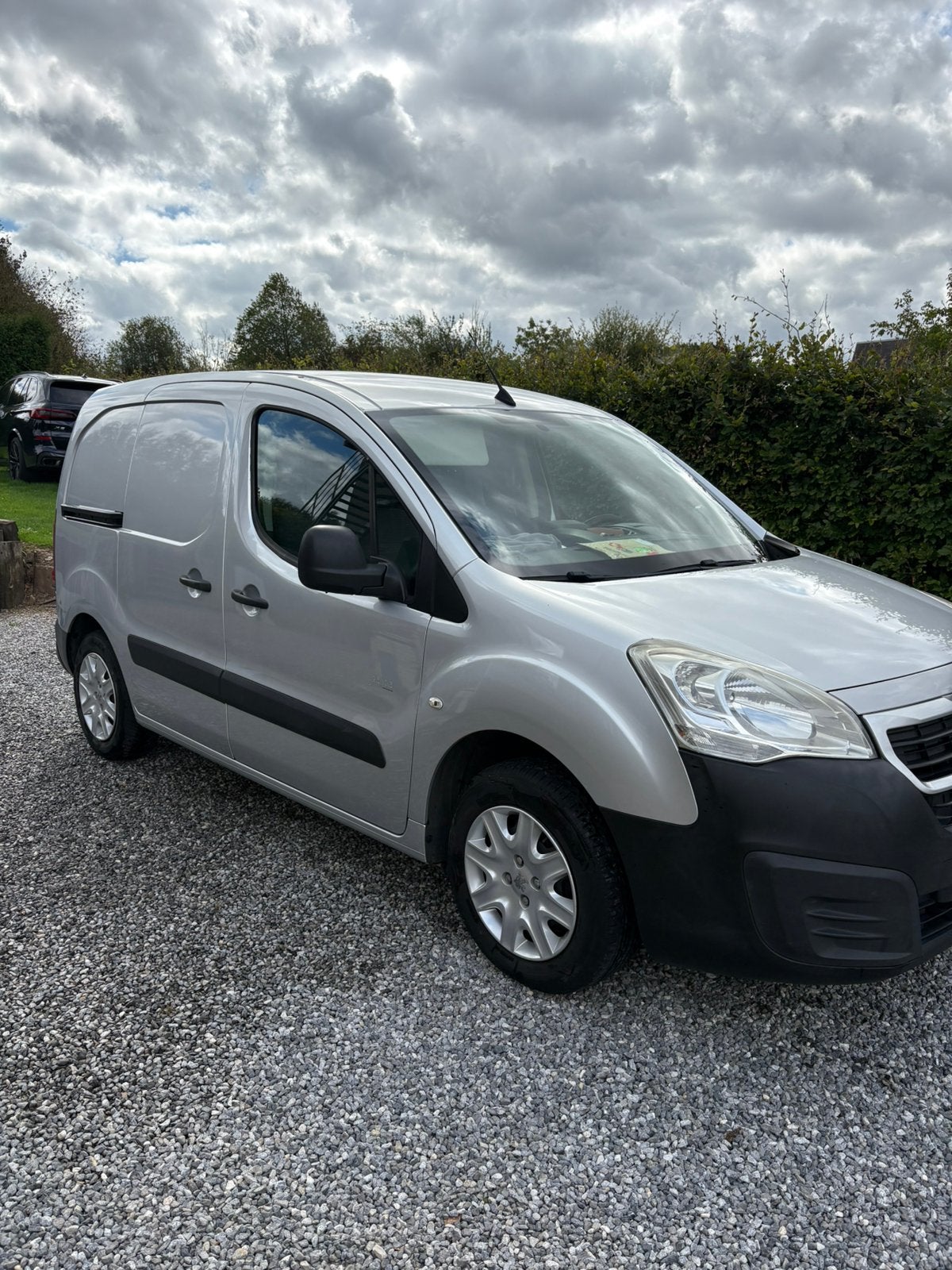 Peugeot partner, Autos, Camionnettes & Utilitaires, Argent ou Gris, Achat, Boîte manuelle, Diesel