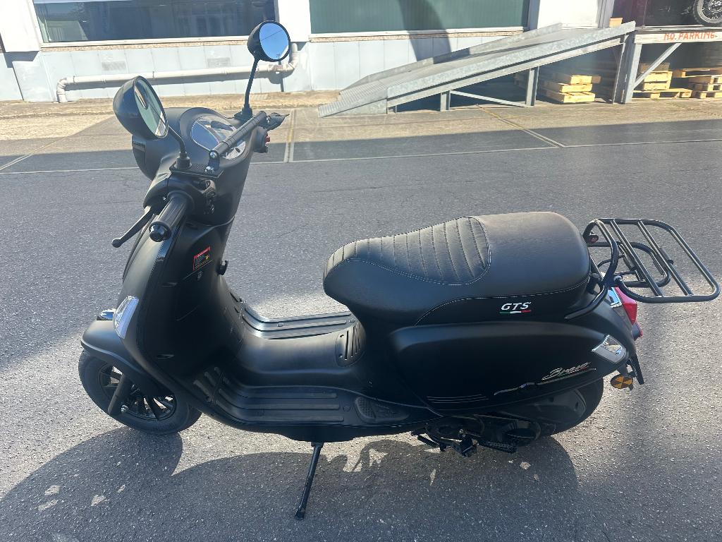 GTS bravo, Fietsen en Brommers, Ophalen, Overige modellen, Benzine, 50 cc