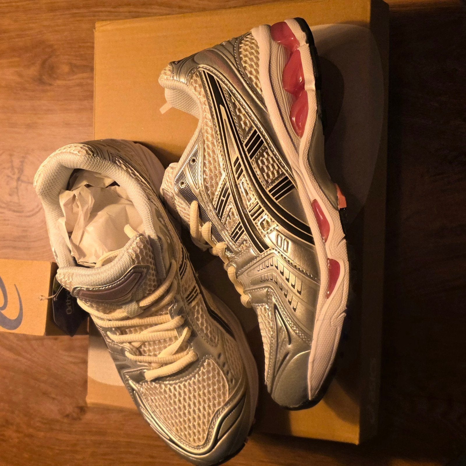 asics, Verzenden
