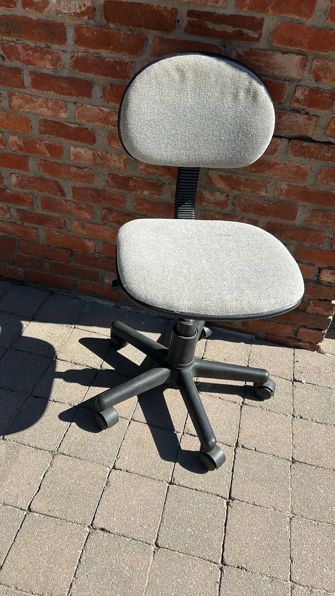 Grijze ergonomische bureaustoel op wielen, Ophalen, Zo goed als nieuw, Grijs, Bureaustoel
