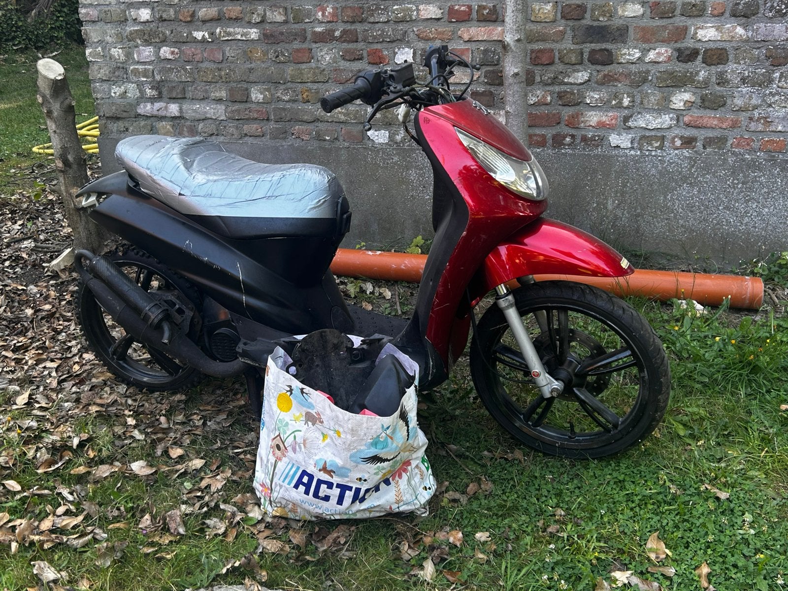 Crossbrommer peugeot kisbee, Fietsen en Brommers, Ophalen, Gebruikt
