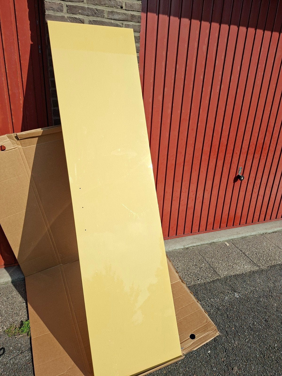 Glanzend Geel kastdeur Fardal., Ophalen