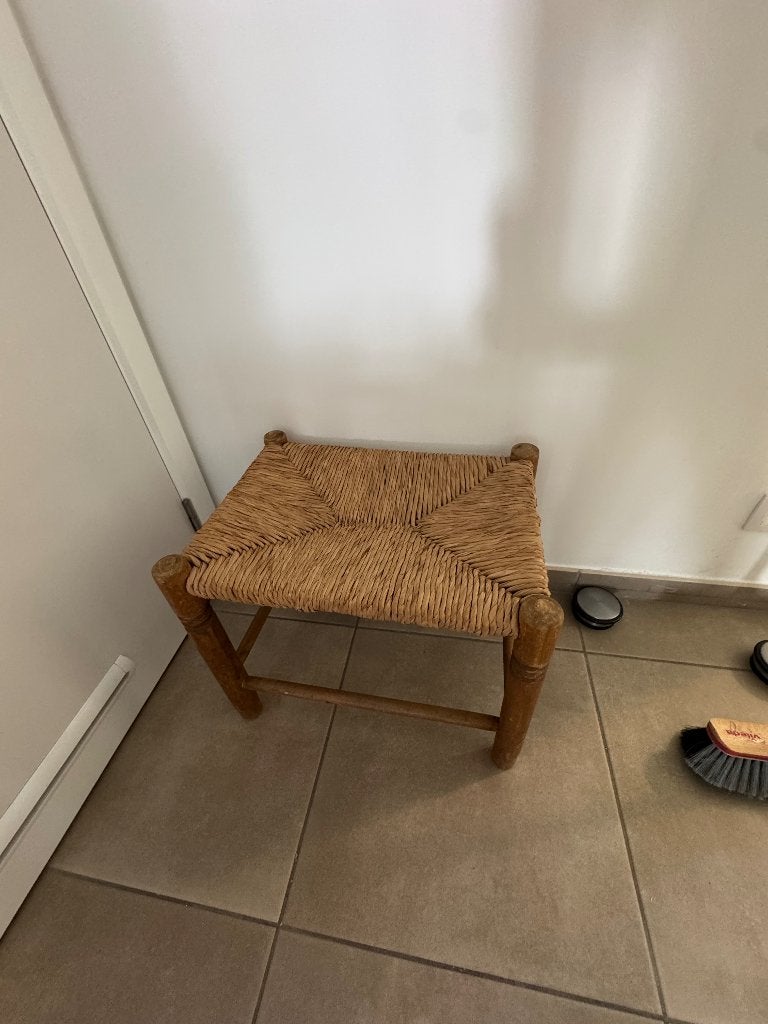 A vendre : tabouret en bois avec assise en osier, Enlèvement