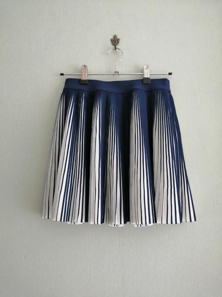 magnifique jupe plissée Okaidi taille 10 ans, Robe ou Jupe, Okaïdi, Utilisé, Fille