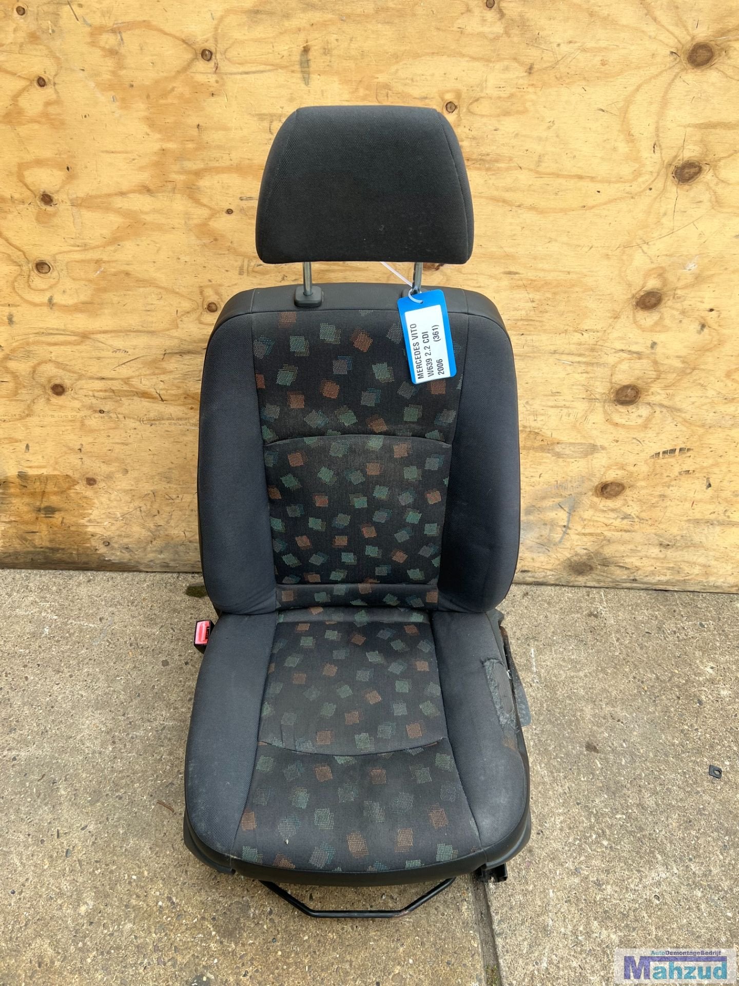 MERCEDES VITO W639 links stoel rechts bank, Auto-onderdelen, Gebruikt, Mercedes-Benz AG, Mercedes-Benz, Mercedesstrasse 120
70372  Stuttgart, DE