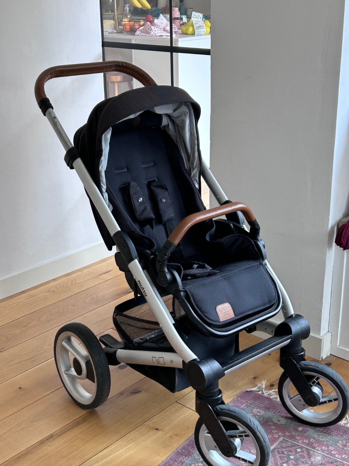 Mutsy Nio 2-in-1 kinderwagen zwart/bruin + reiswieg, Gebruikt, Met reiswieg, Mutsy, Ophalen