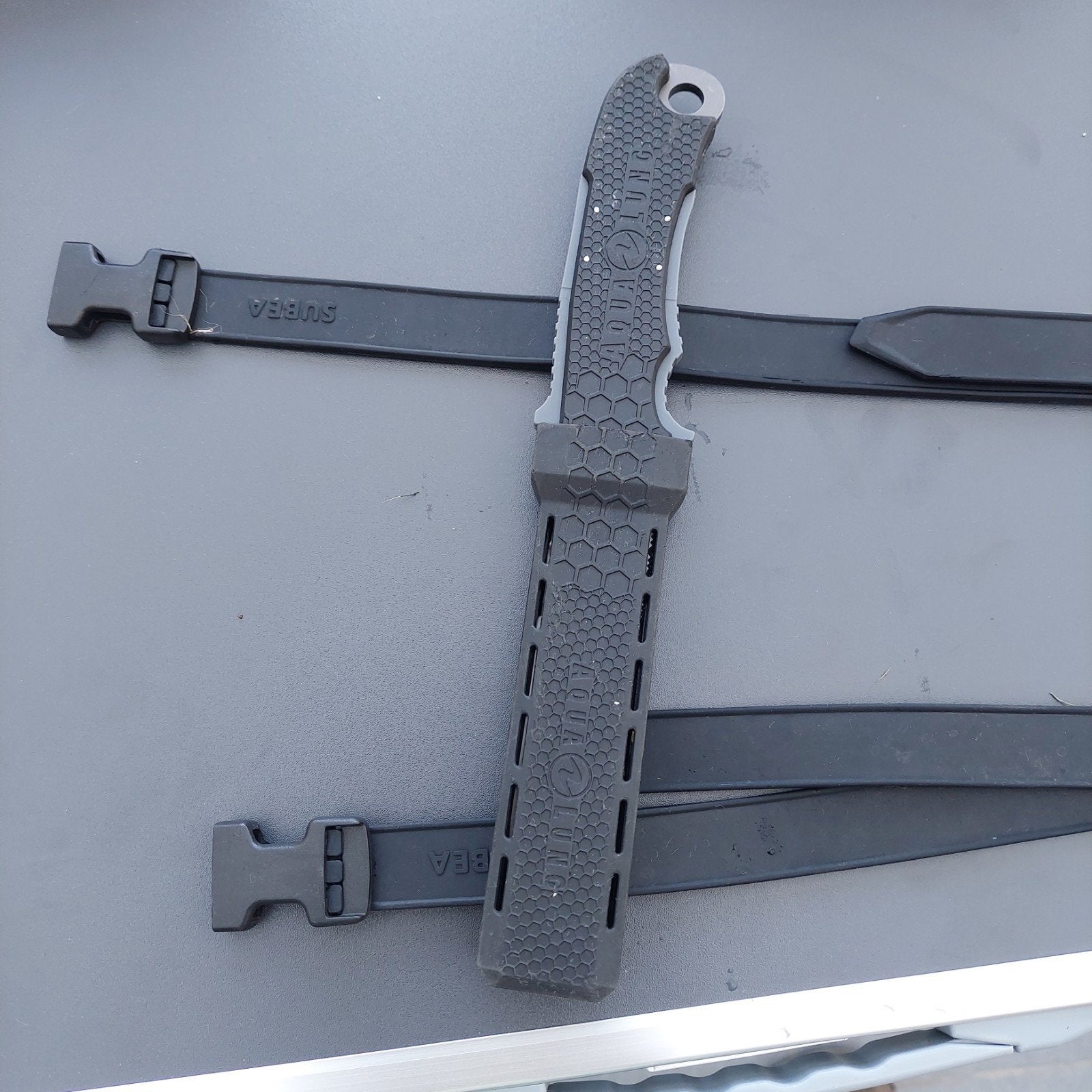 duikmes aqualung titanium, Enlèvement