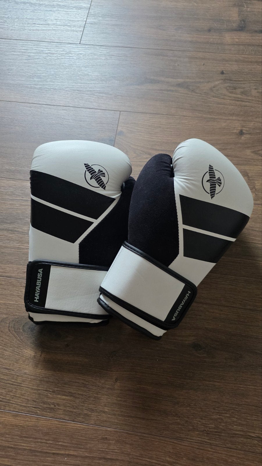 Hayabusa boxing gloves, Sport en Fitness, Boksen, Ophalen, Zo goed als nieuw, Bokshandschoenen