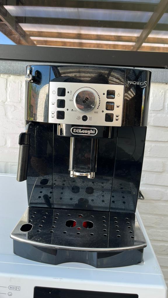 Delonghi Magnifica S, Enlèvement, Comme neuf, Café en grains
