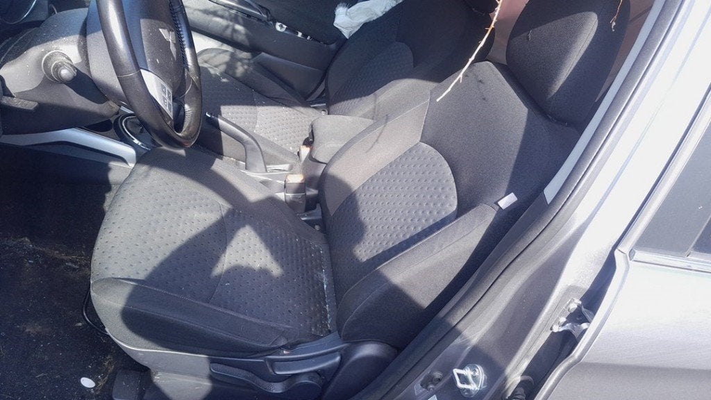 STOEL LINKS VOOR Mitsubishi ASX (01-2010/03-2023), Auto-onderdelen, Gebruikt, Info@mitsubishi-motors.de, MITSUBISHI, Mitsubishi