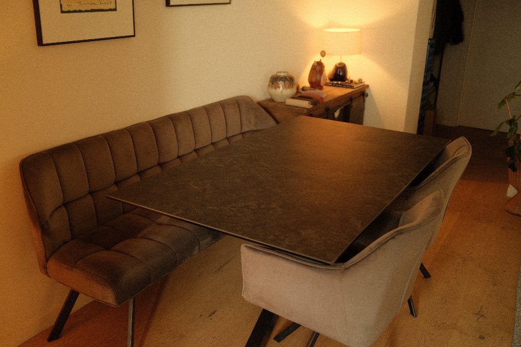 Eethoek: keramische tafel 160x90 + velvet bank + 2 stoelen, Huis en Inrichting, Ophalen, Zo goed als nieuw, Modern, industrieel, comfortabel